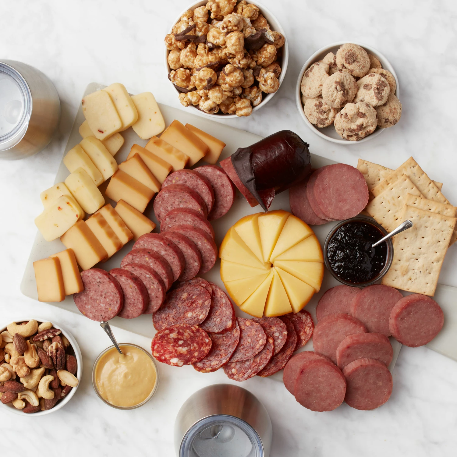 Deluxe Gourmet Picnic Gift Basket 4 Deluxe Gourmet Picnic Gift Basket - Image 2