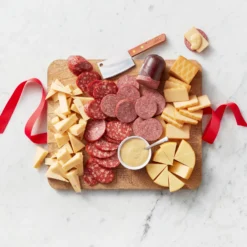 Classic Bites & Board Gift Set -HICKORY FARMS Sales classic bites and board gift set 000961 1 1