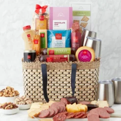 Deluxe Gourmet Picnic Gift Basket