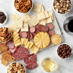 Deluxe Sip & Snack Wine Gift Basket -HICKORY FARMS Sales deluxe sip and snack gift basket 000827 2